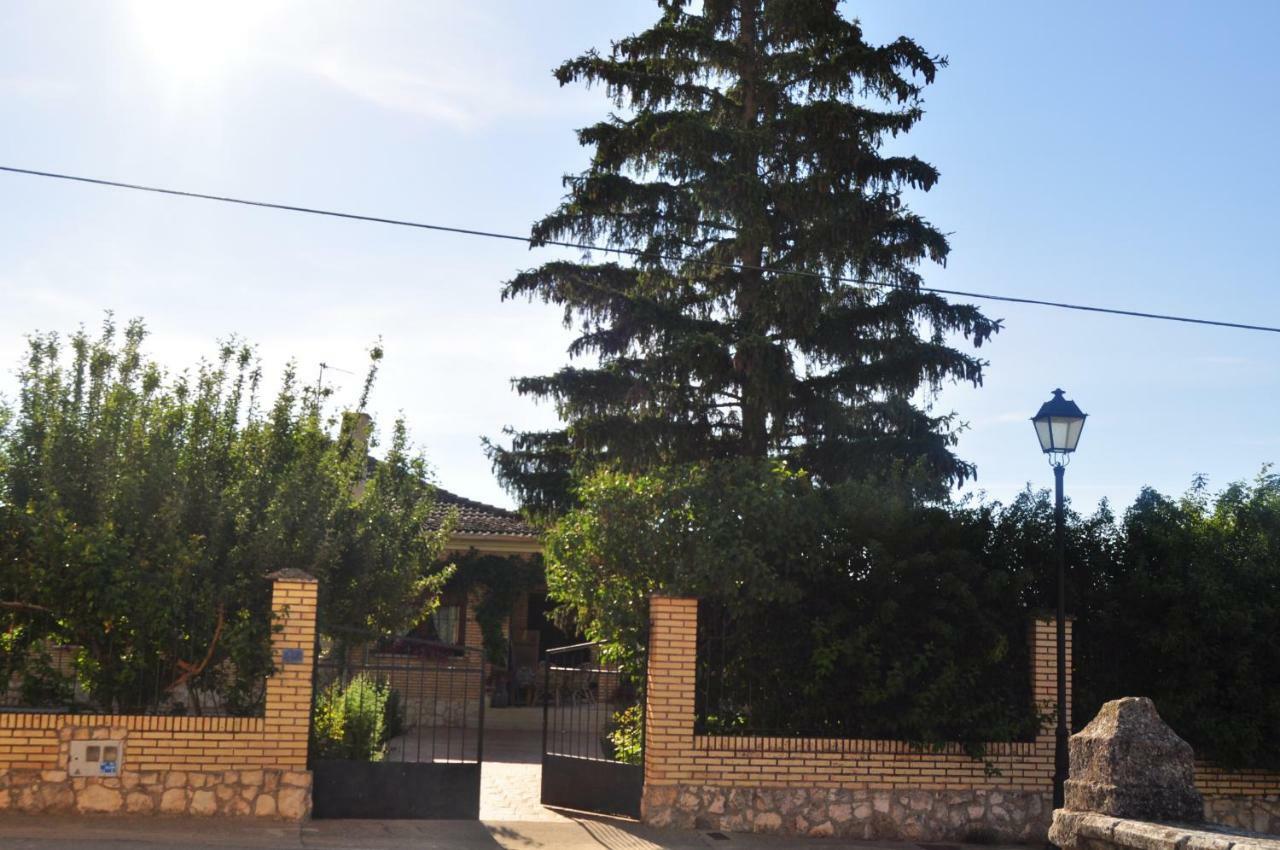 El Jardin De Manuela Vila Santibanez del Val Exterior foto