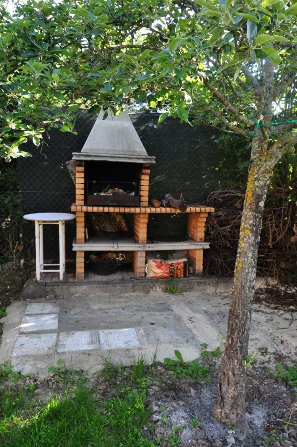 El Jardin De Manuela Vila Santibanez del Val Exterior foto