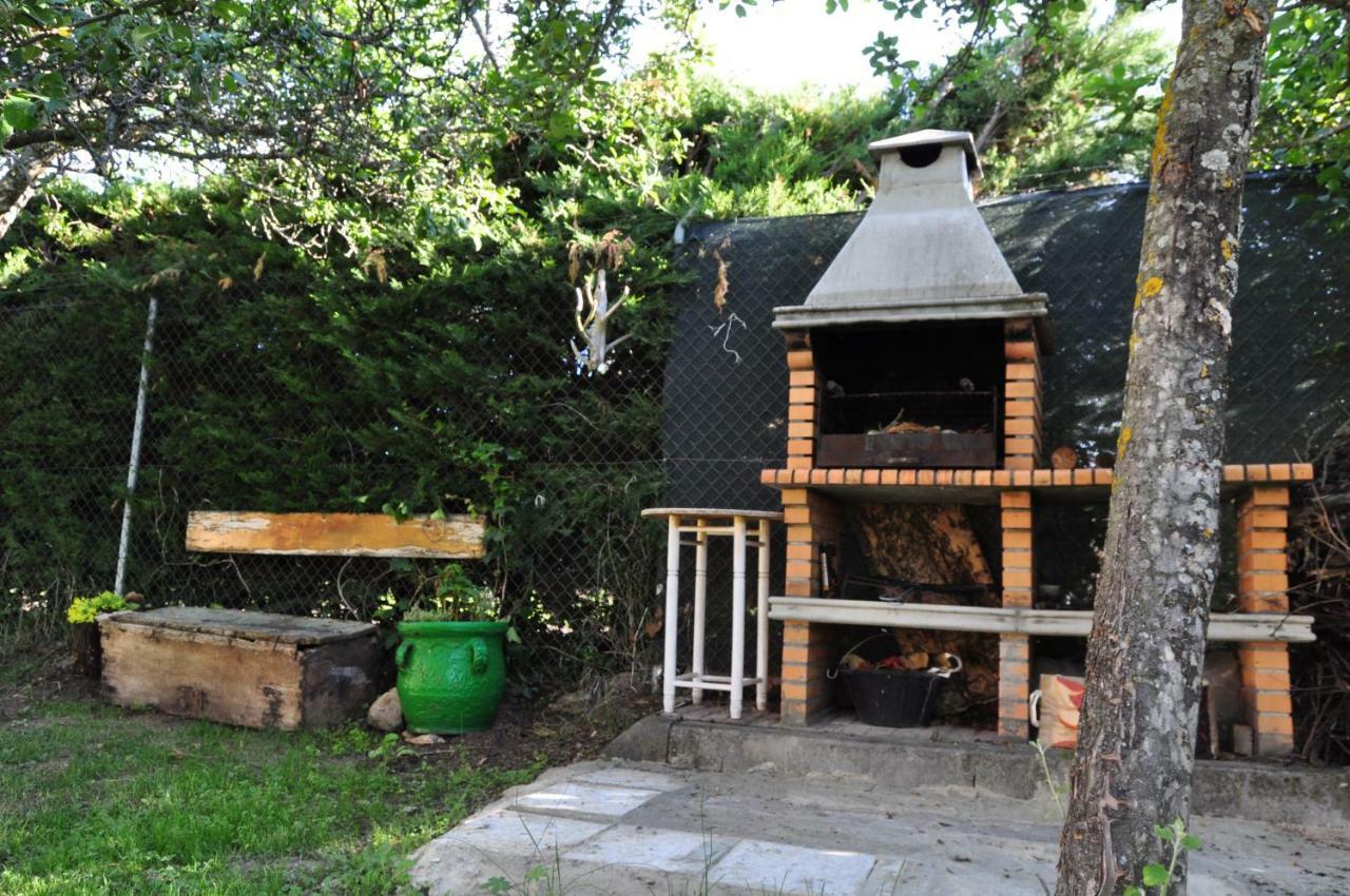 El Jardin De Manuela Vila Santibanez del Val Exterior foto